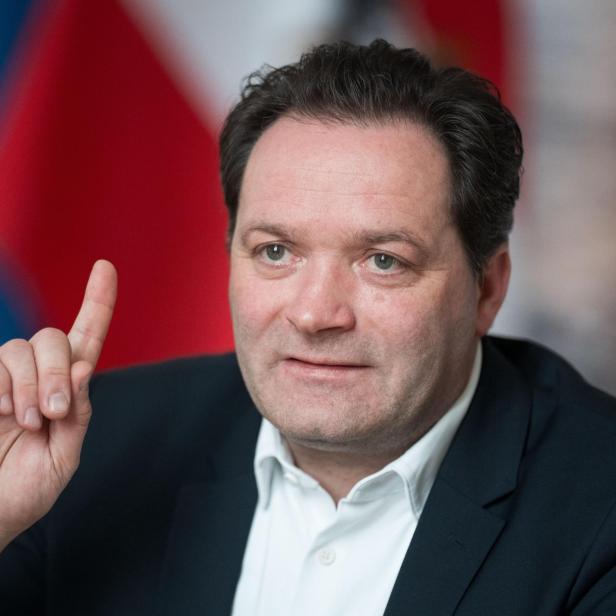 INTERVIEW MIT LANDWIRTSCHAFTSMINISTER TOTSCHNIG