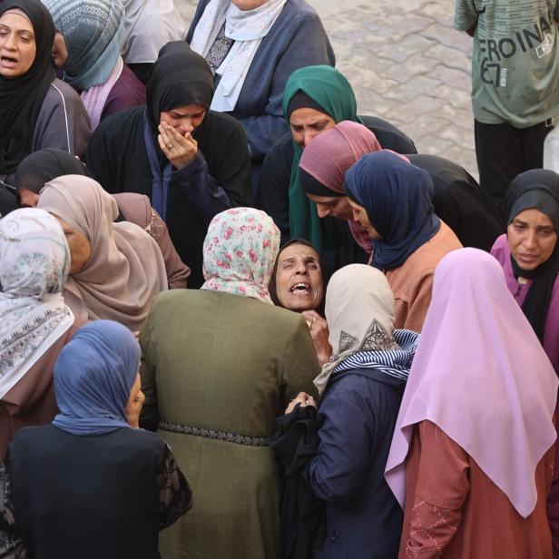 TOPSHOT-PALESTINIAN-ISRAEL-CONFLICT-HOSPITAL
