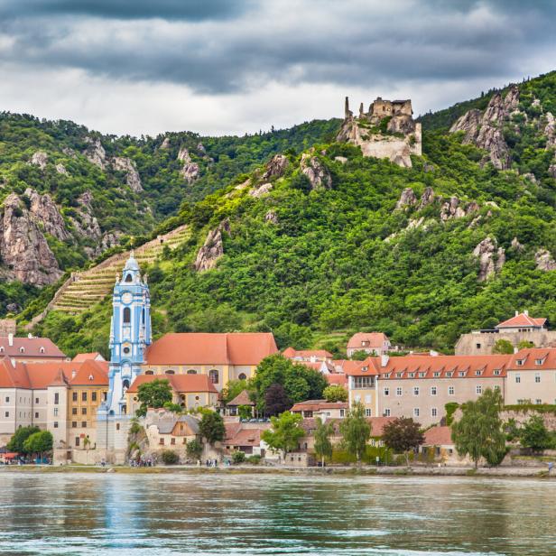 Dürnstein vom Ufer aus gesehen.