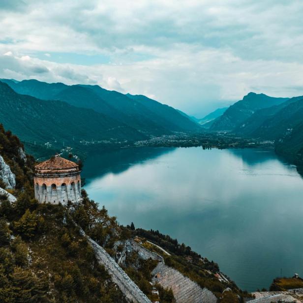 Die Festung Rocca d'Anfo neben dem Idrosee in Italien