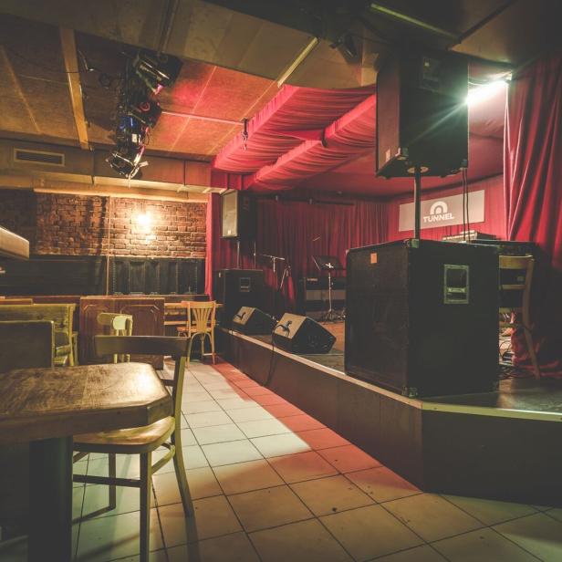 Innenansicht des Lokals Tunnel in Wien