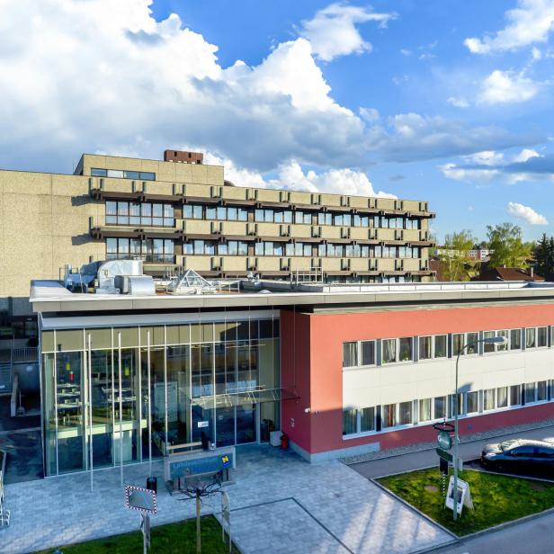 Außenansicht Landesklinikum Gmünd.