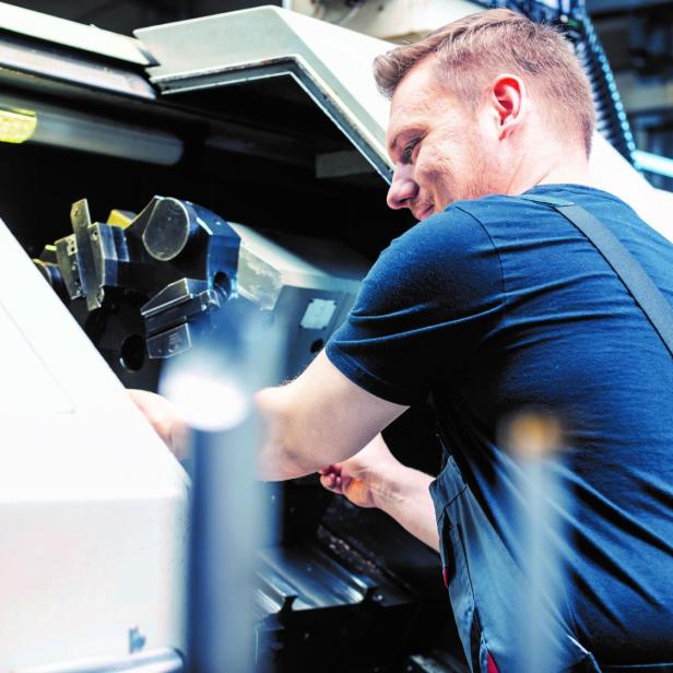 STW Schabernack Tech Works: Professionelle Maschinenreparaturen, flexibler Maschinenservice und Wartungen für produzierende Betriebe und kosteneffiziente Lösungen. 