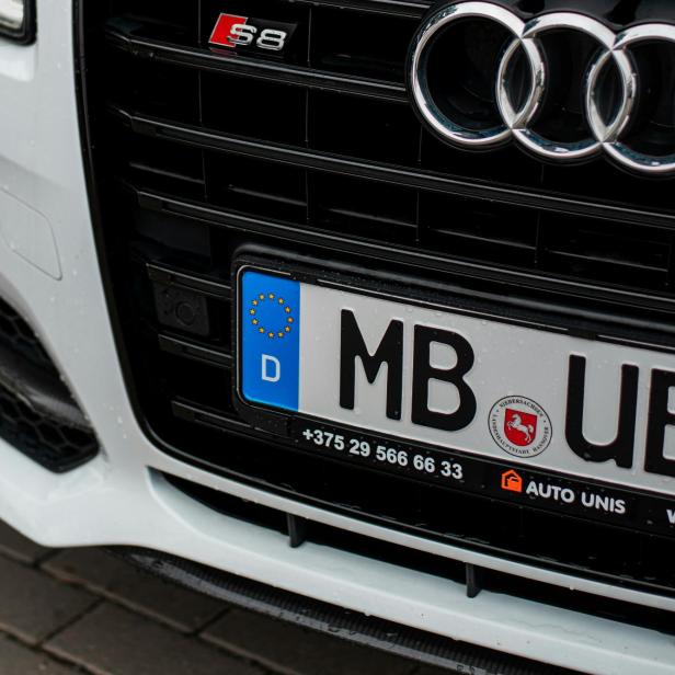 Deutsches Autokennzeichen Audi S8