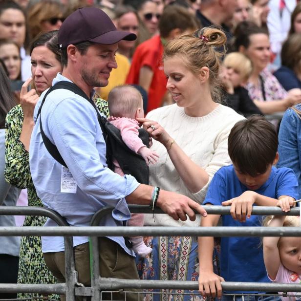 Prinzessin Beatrice mit Ehemann Edoardo Mapelli Mozzi, den Töchtern Athena und Sienna und Stiefsohn Christopher