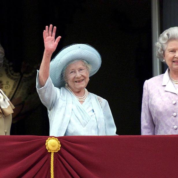 Prinzessin Margaret, Queen Mum und Queen Elizabeth II. (2000)