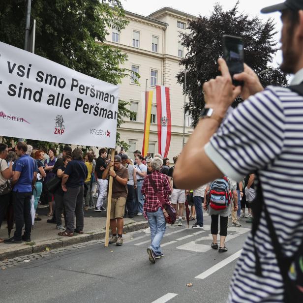 DEMONSTRATION "VOLLE AUFKLÄRUNG DES EINSATZES VOM 27. JULI 2025 AM PER?MANHOF"