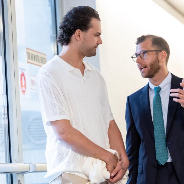 PROZESS GEGEN SCHAUSPIELER JIMI BLUE OCHSENKNECHT: OCHSENKNECHT