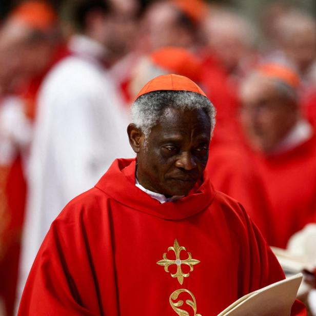 Mass to mourn Pope Francis held at St. Peter's