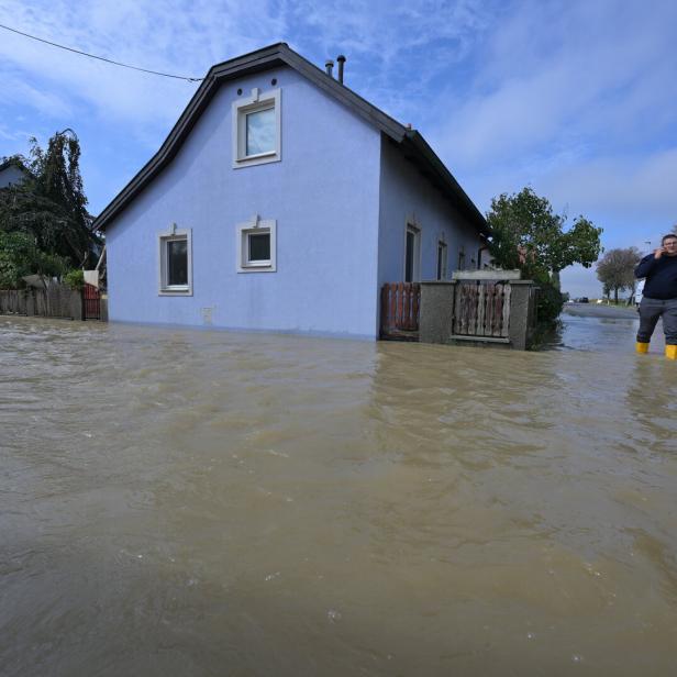 UNWETTER: NIEDERÖSTERREICH - SITUATION IN ASPARN