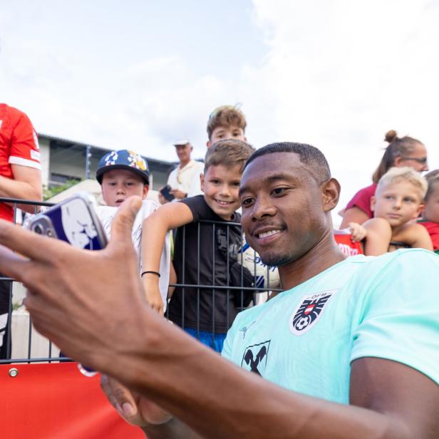 David Alaba erfüllte 50 Minuten lang jeden Selfie-Wunsch