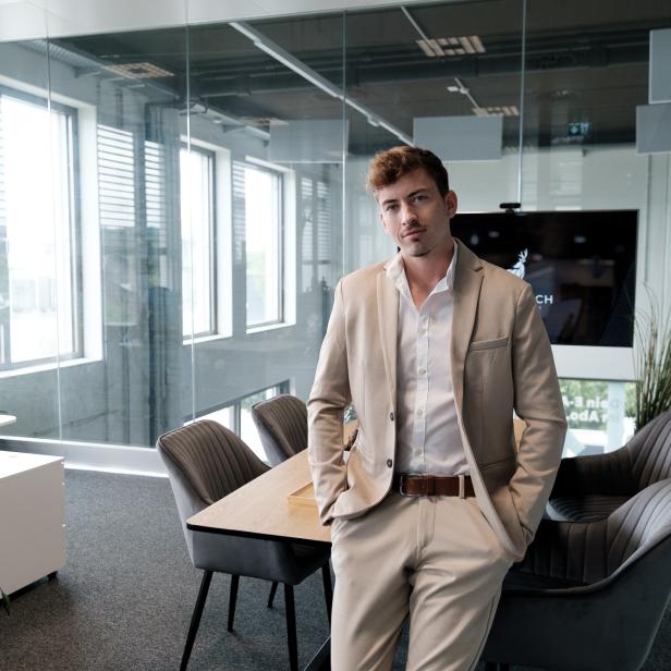 Thomas Hofmann, Geschäftsführer von Junghirsch Online GmbH, über die Bedeutung von KI im Online-Marketing