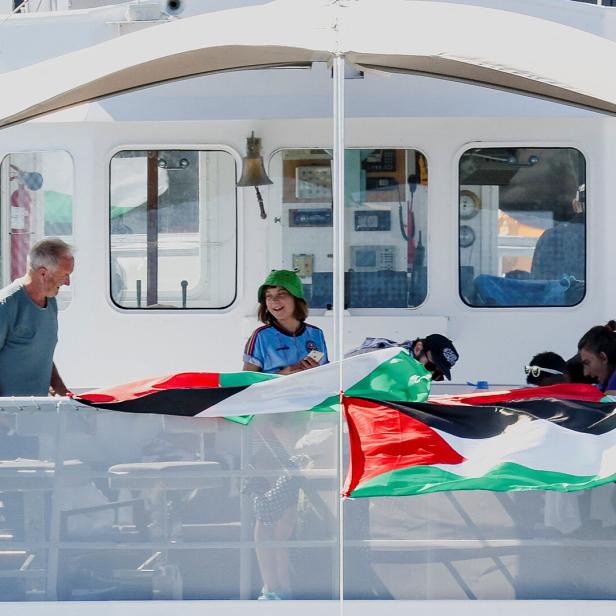 Humanitarian flotilla departs for Gaza from Spain