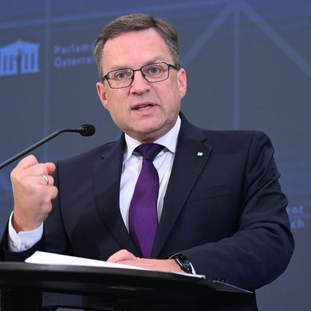 ÖVP-Klubchef August Wöginger bei einer Pressekonferenz.
