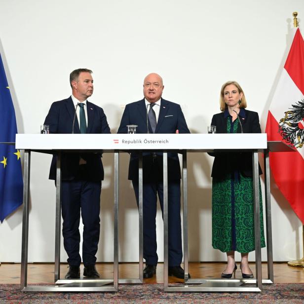 KLAUSUR DER BUNDESREGIERUNG / MINISTERRAT: BABLER/STOCKER/MEINL-REISINGER