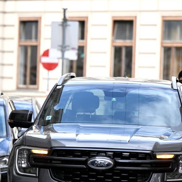HAUSDURCHSUCHUNG BEI NEONAZI KÜSSEL