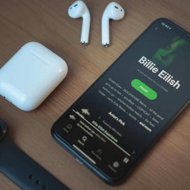 Spotify-Free hat ein neues Feature ausgerollt: Es gibt keine Zufallswiedergabe mehr.