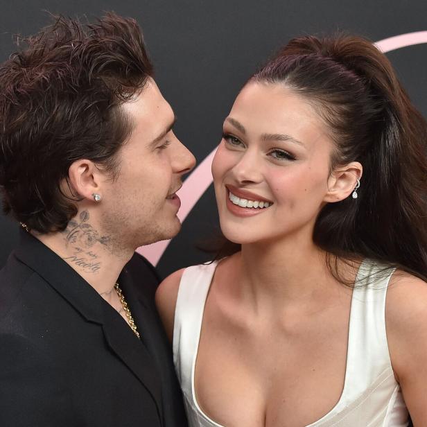 Brooklyn Peltz Beckham und Nicola Peltz Beckham bei einer Filmveranstaltung.