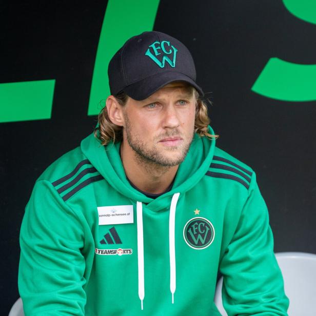 Wacker-Trainer Sebastian Siller führt mit seinem Team die Regionalliga West an