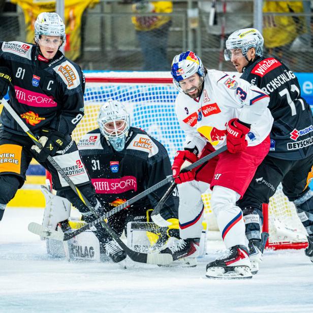 Salzburger Druck: Viel Betrieb vor dem Tor von Capitals-Keeper Evan Cowley.