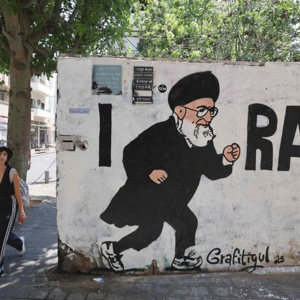 ISRAEL-IRAN-CONFLICT-GRAFFITI