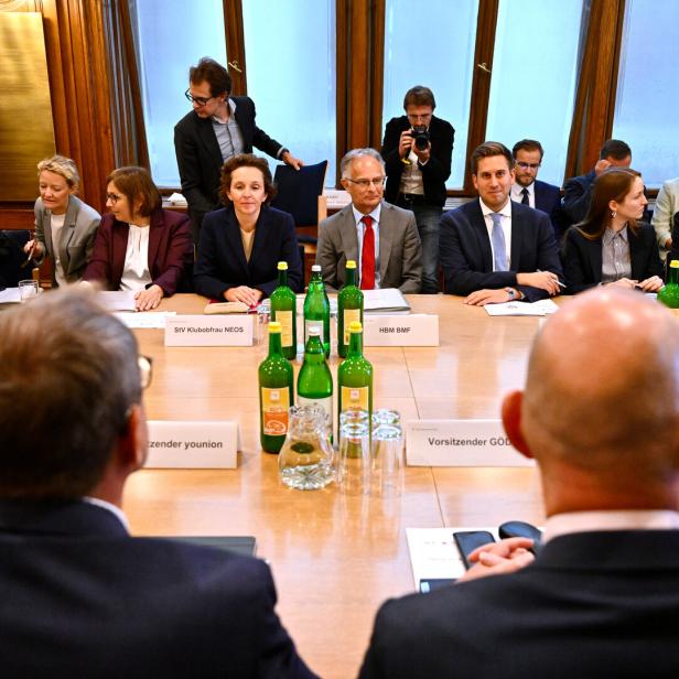 START DER BEAMTEN-GEHALTSVERHANDLUNGEN: MARTERBAUER/PRÖLL/KÜNSBERG SARRE/MEIDLINGER/QUINN