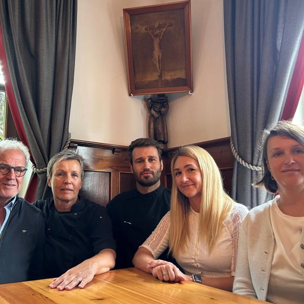 Die Fünf vom Gasthaus Kamper, links beginnt’s: Albert senior, Brigitte, Albert junior und seine Frau Barbara Bacher sowie Schwester Sandra Hartmann.  .