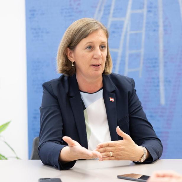 Barbara Eibinger-Miedl