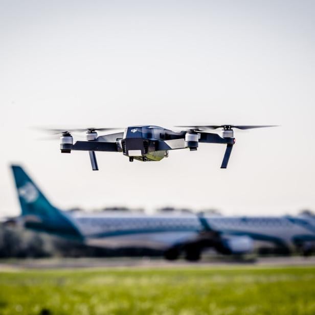 Sicher fliegen mit Drohnen: Austro Control und Frequentis starten Verkehrsmanagement-System für Drohnen