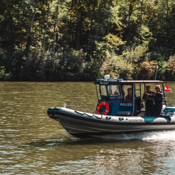 Das neue Polizeiboot "Panthera" steht auch im Einsatz. Es wurde im August 2025 in Betrieb genommen.