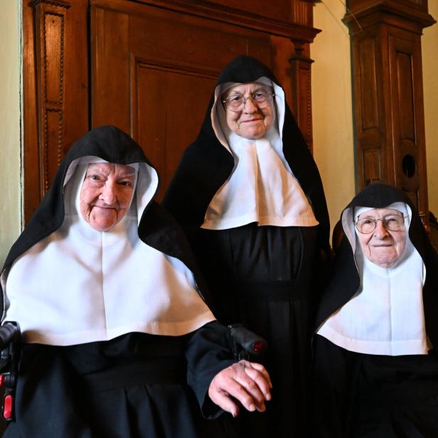 FOTOTERMIN MIT DEN NONNEN VON GOLDENSTEIN