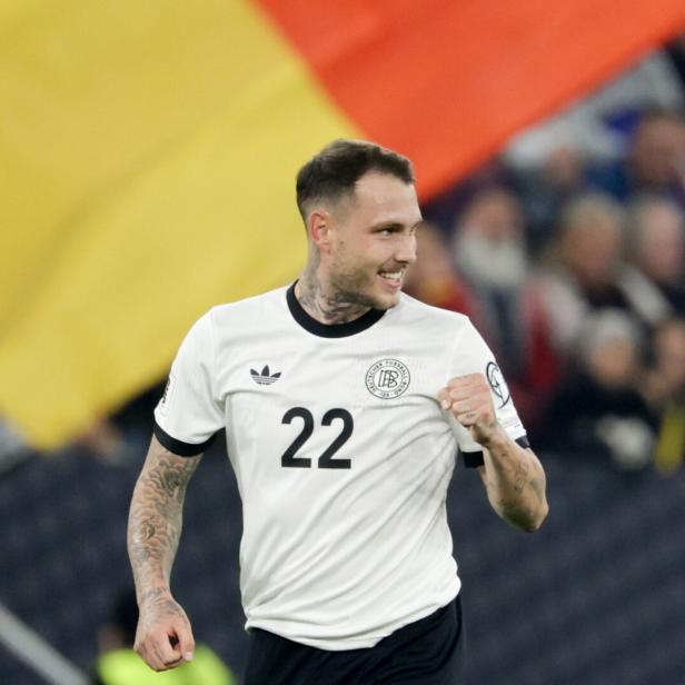 David Raum freut sich über sein Tor für Deutschland.