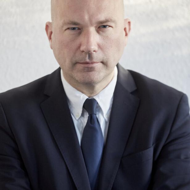 „Zögerlichkeit ist keine Strategie. Wer zu lange und zu stark auf der Bremse steht, verliert Wettbewerbsfähigkeit.“ Franz Kühmayer Zukunftsforscher. 46-219427503