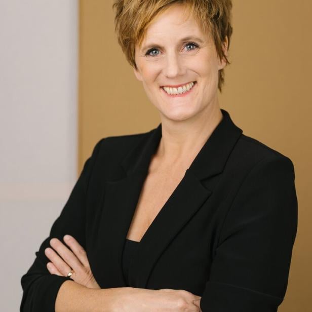 „Vielfalt ist kein Risiko, sondern Kapital. Keine Überforderung, sondern eine Ressource.“ Astrid Weinwurm-Wilhelm Pride Biz Austria. 46-219427841