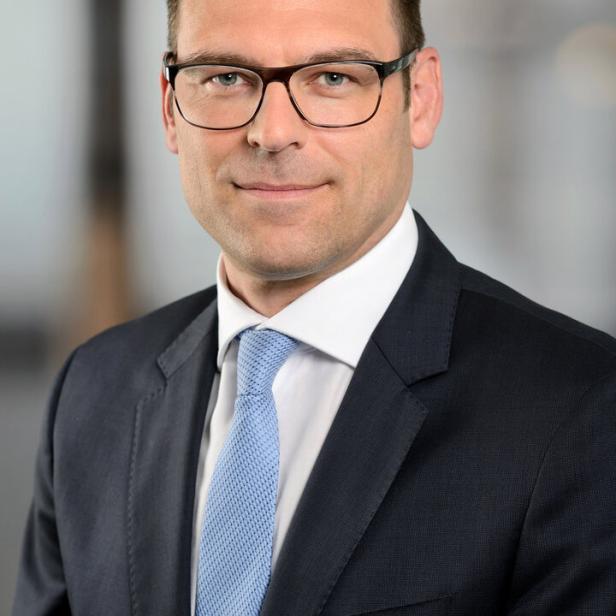 „Diese Themen sind eine wesentliche Säule. Man bleibt aber pragmatisch, mit Blick auf Kosten – Nutzen.“ Gunther Reimoser Country Manager EY Austria 46-219455327