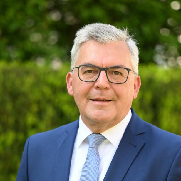 NACH SALZBURG-WAHL: PK ?VORSTELLUNG DER NEUEN SALZURGER LANDESREGIERUNG? AUS ÖVP UND FPÖ? -  SCHWAIGER (ÖVP)