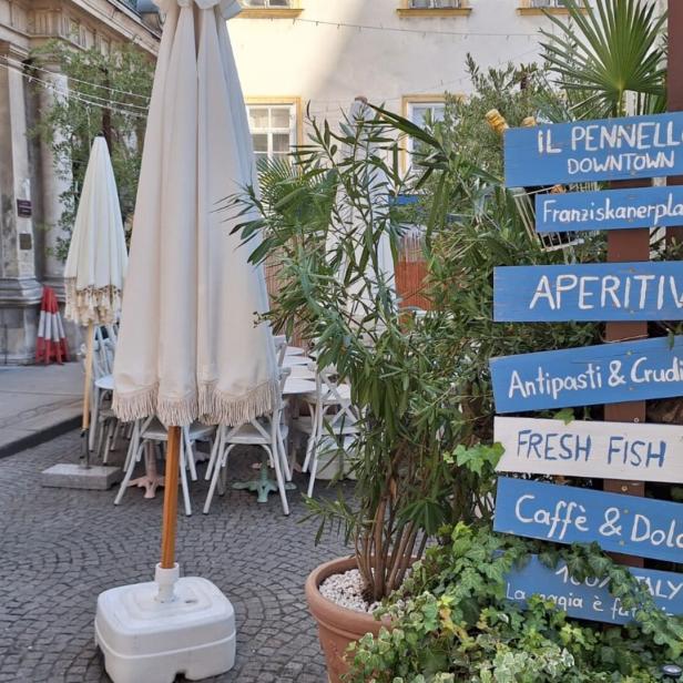 Pizza Bella Napoli am wahrscheinlich schönsten Platz Wiens? Der Italo-Kitsch des „Il Pennello“ auf dem Franziskanerplatz irritiert die Anrainer. 