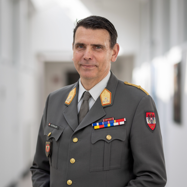 Ein Soldat im Anzug 
