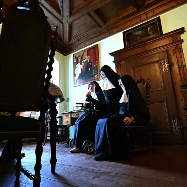 FOTOTERMIN MIT DEN NONNEN VON GOLDENSTEIN