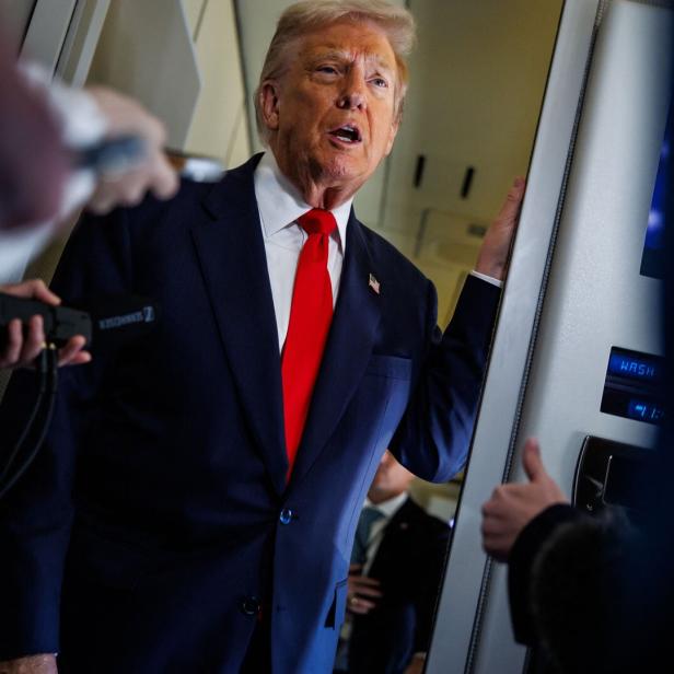 US-PRESIDENT-TRUMP-SPENDS-WEEKEND-AT-MAR-A-LAGO-ESTATE-IN-PALM-B