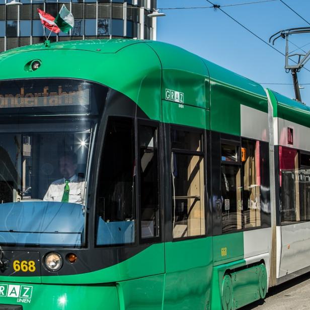 Eine Straßenbahngarnitur