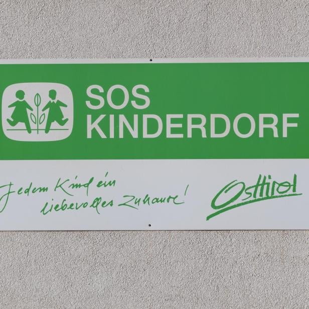 SOS Kinderdorf-Schild