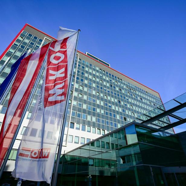 ++ THEMENBILD ++ WKÖ LENKT EIN: GEHALTSPLUS WIRD NACH KRITIK AUF 2,1 PROZENT HALBIERT