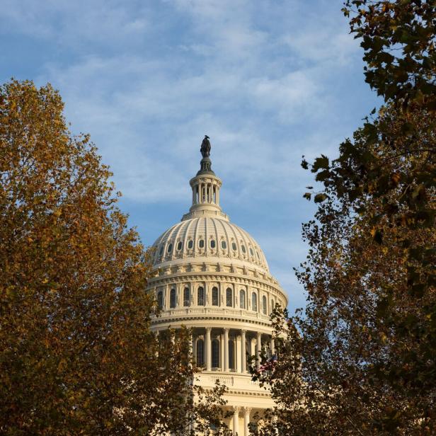 US-LAWMAKERS-CONTINUE-TO-NEGOTIATE-FUNDING-GOVERNMENT-AS-SHUTDOW