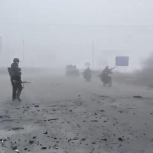 Russian soldiers enter the embattled town of Pokrovsk