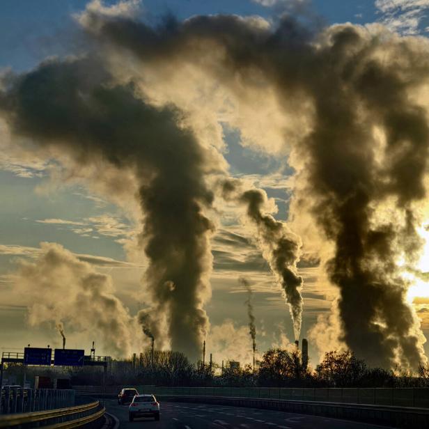 AUSTRIA-WEATHER-OMV-PLANT