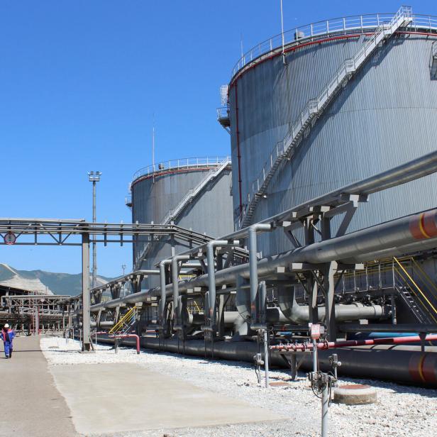 Heizöl-Terminal von Novorossiysk (NMT) im Schwarzmeerhafen von Novorossiysk, Russland, am 30. Mai 2018.