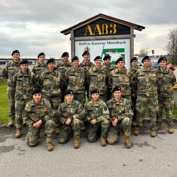 Soldatinnen in Mistelbach