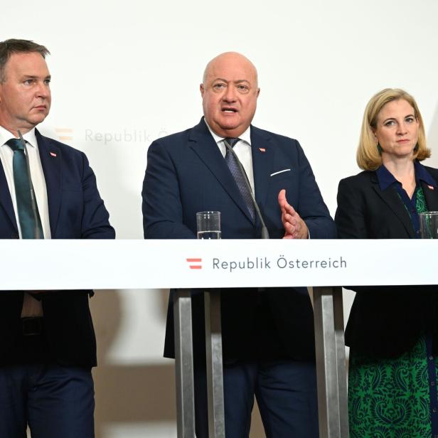 KLAUSUR DER BUNDESREGIERUNG / MINISTERRAT: BABLER/STOCKER/MEINL-REISINGER