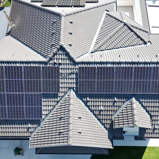 ROWA Sonnenenergie GmbH zeigt seriöse Beratung und transparente Kosten für Photovoltaik-Anlagen in Wien.